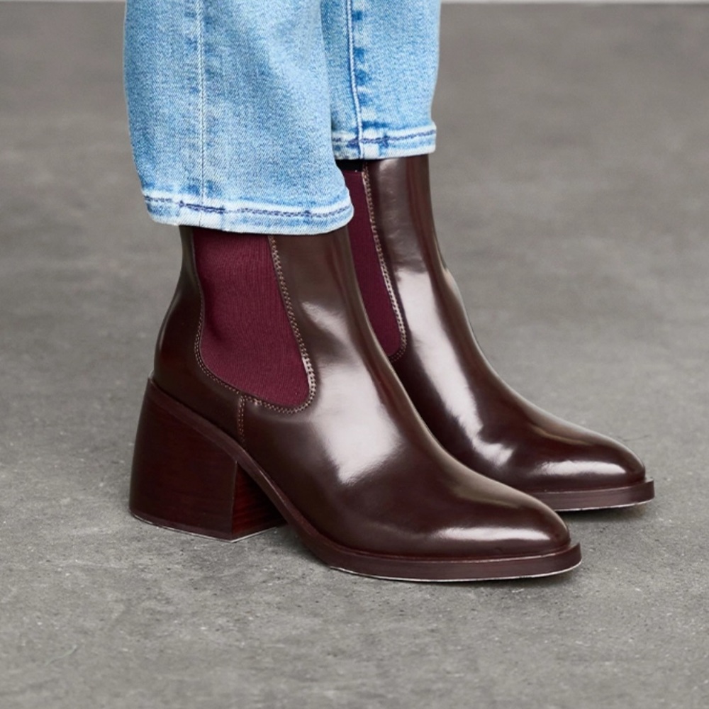 See By Chloé July Leather Chelsea Boots In Burgundy.